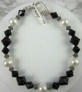 Garnet birthstone pearl and Swarovski crystal bracelet