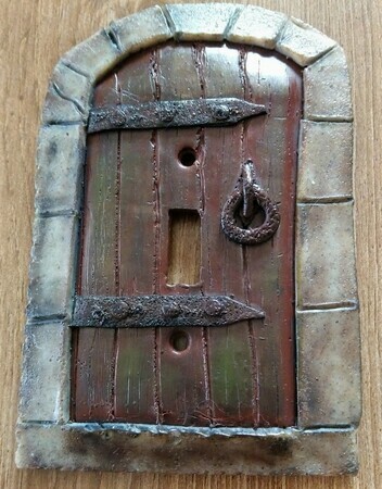 Medieval castle door toggle lightswitch cover - single